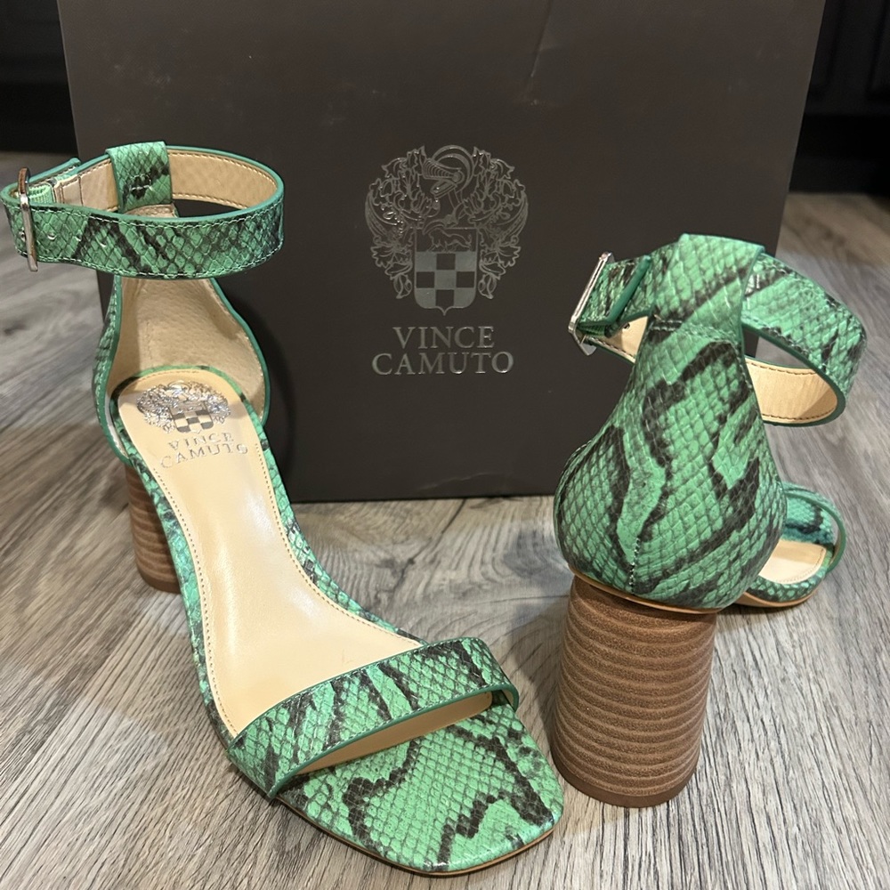 Vince Camuto NWT Ankle Strap Sandals Size 7 1/2 M